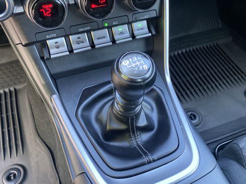 Used 2023 Toyota GR86 RWD image 31
