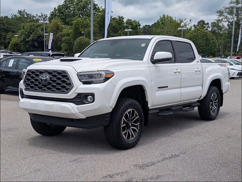 Used 2022 Toyota Tacoma TRD Sport w/ TRD Premium Sport Package AWD/4WD image 7