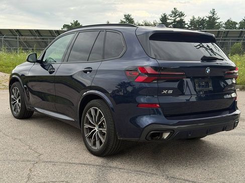 Used 2025 BMW X5 xDrive40i w/ M Sport Package AWD/4WD image 3