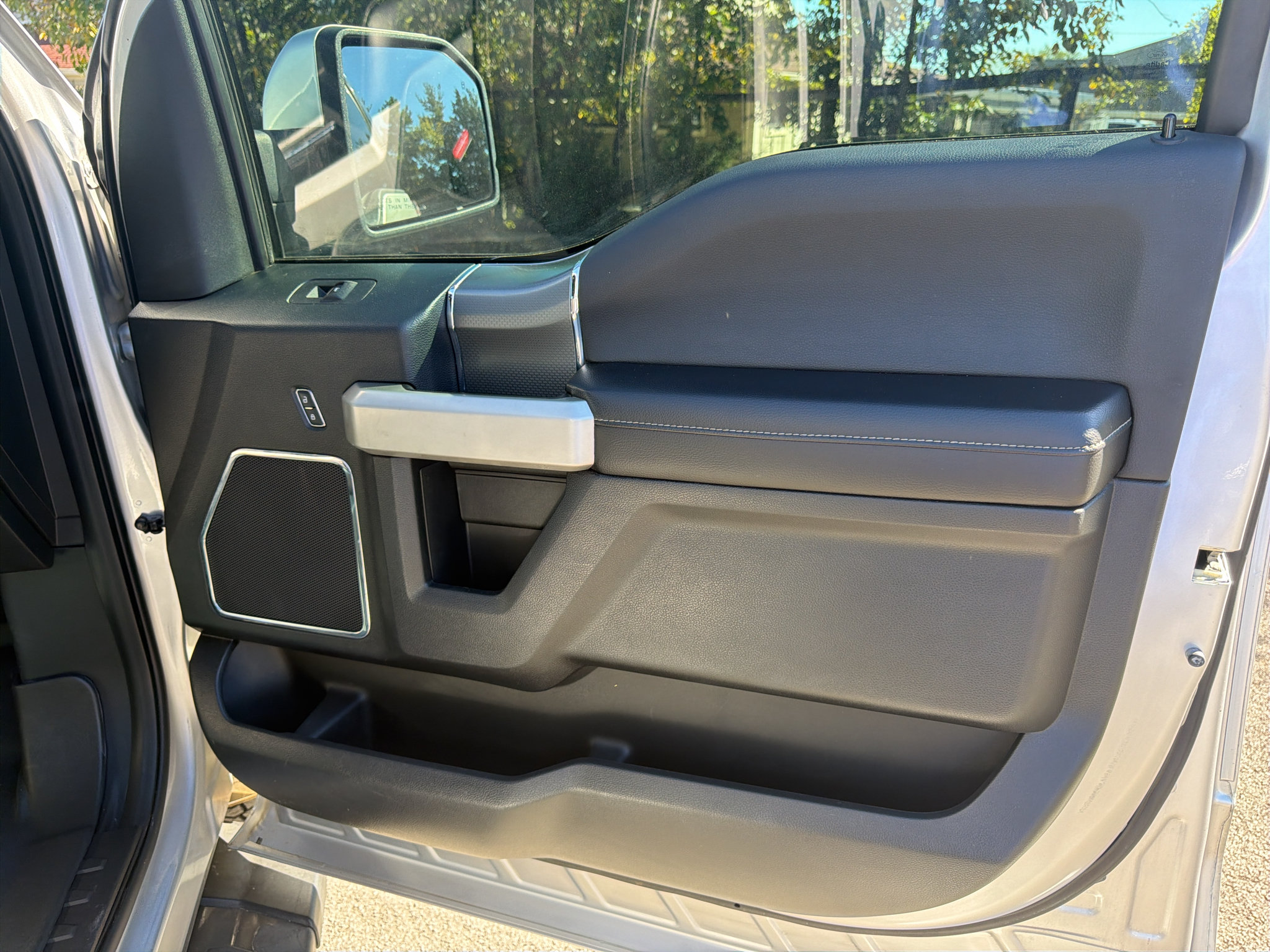 Used 2015 Ford F150 Lariat AWD/4WD image 18