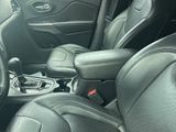 Used 2019 Jeep Cherokee Limited image 5