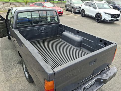 Used 1991 Nissan Pickup 2WD King Cab image 36