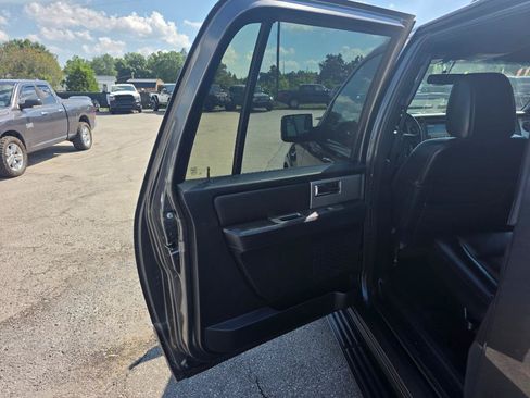 Used 2016 Ford Expedition EL XLT w/ Equipment Group 202A RWD image 8
