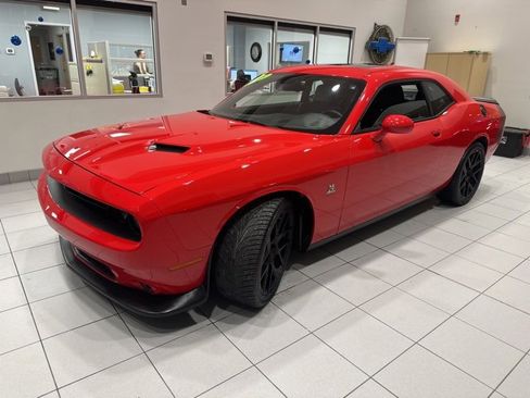 Used 2015 Dodge Challenger R/T Scat Pack w/ Scat Pack Appearance Package image 3