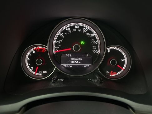 Used 2019 Volkswagen Beetle 2.0T SE image 18