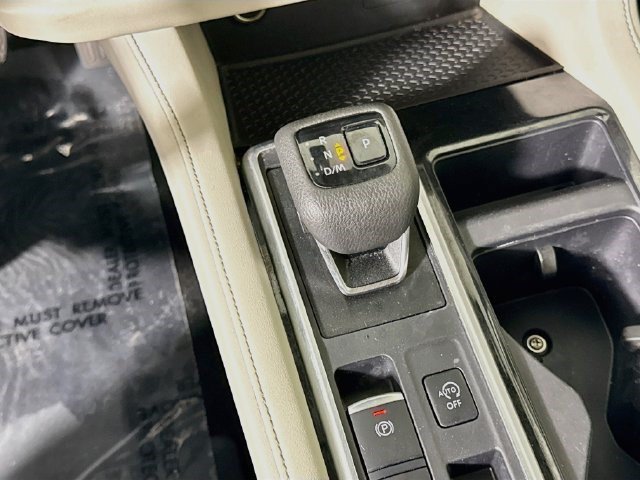 Used 2024 Nissan Pathfinder SV w/ Lighting Package (N92) FWD image 19