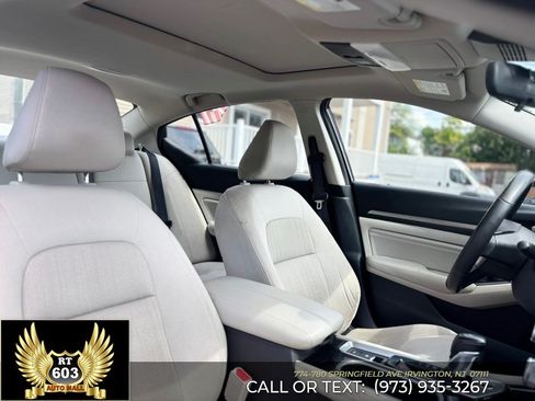 Used 2023 Nissan Altima 2.5 SV w/ SV Premium Package AWD/4WD image 15