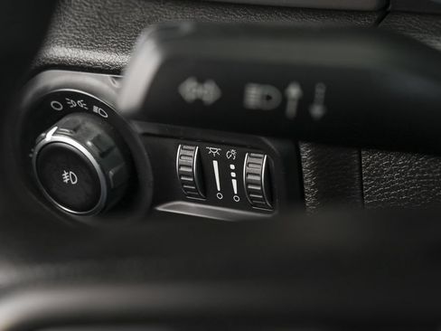 Used 2020 Jeep Wrangler Sport AWD/4WD image 31