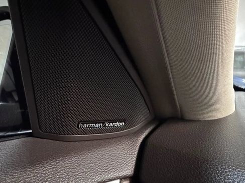 Used 2013 Mercedes-Benz E 350 4MATIC Sedan image 20