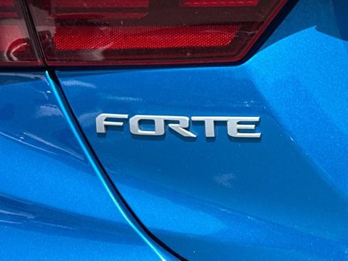 Used 2023 Kia Forte GT-Line FWD image 9
