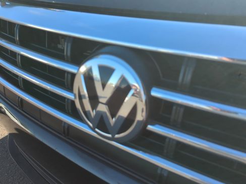 Certified 2021 Volkswagen Jetta SEL Premium image 23