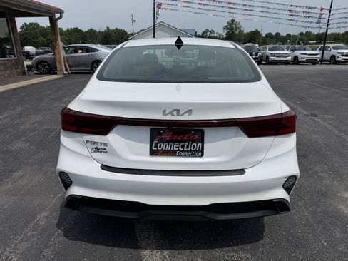 Used 2022 Kia Forte LXS FWD image 5