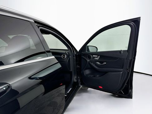 Used 2022 Mercedes-Benz GLC 300 4MATIC w/ Premium Package Lite image 33