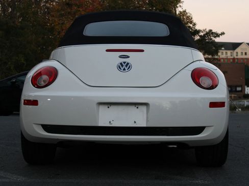 Used 2007 Volkswagen Beetle Triple White Edition image 5