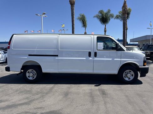 Used 2025 Chevrolet Express 2500 Extended w/ Driver Convenience Package RWD image 4