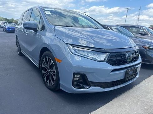Used 2025 Honda Odyssey Elite image 2