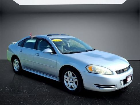 Used 2010 Chevrolet Impala LT w/ Luxury Edition Package FWD image 5