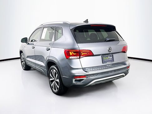 Used 2022 Volkswagen Taos SE FWD image 5