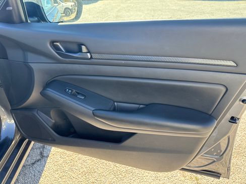 Used 2024 Nissan Altima 2.5 S image 14