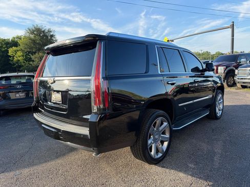 Used 2019 Cadillac Escalade Luxury AWD/4WD image 5