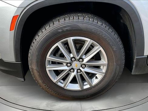 Used 2023 Chevrolet Traverse LT image 34
