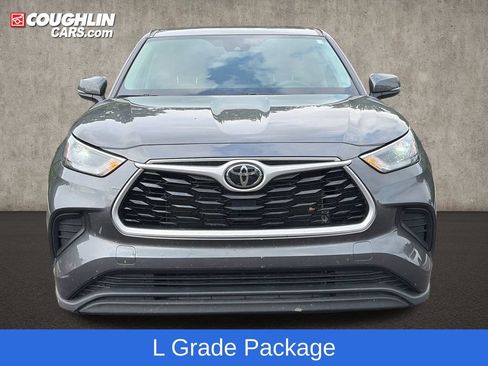 Used 2023 Toyota Highlander L FWD image 3