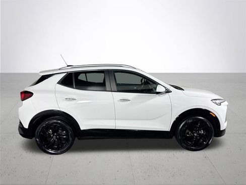 Used 2024 Buick Encore GX Sport Touring image 5