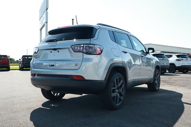 New 2026 Jeep Compass Latitude AWD/4WD image 6