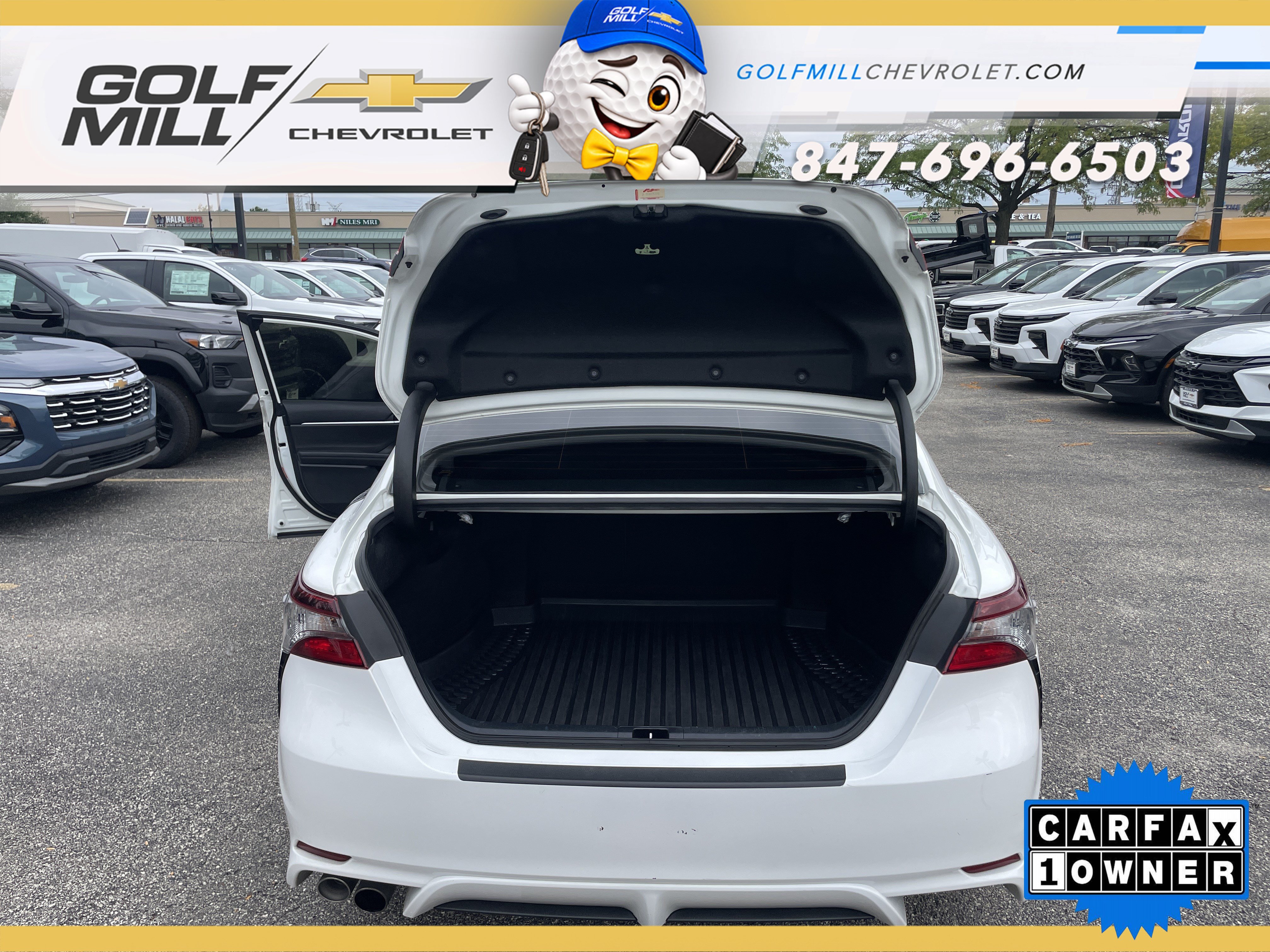 Used 2024 Toyota Camry SE w/ Convenience Package FWD image 12