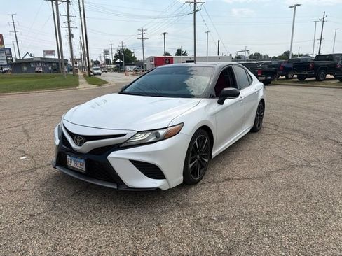 Used 2018 Toyota Camry XSE w/ Driver Assist Package FWD image 3