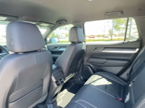 Used 2025 GMC Terrain Elevation w/ Elevation Premium Package image 36