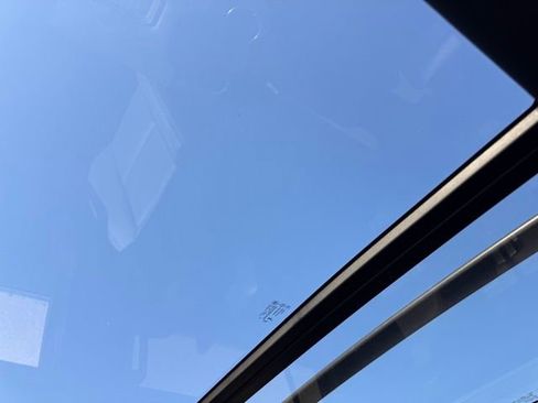 Used 2024 Chevrolet Suburban High Country w/ Advanced Technology Package image 32