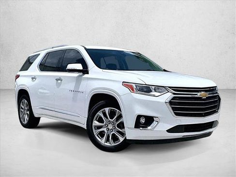 Used 2020 Chevrolet Traverse Premier FWD image 12