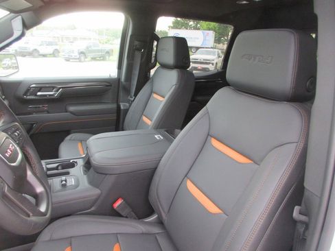 New 2026 GMC Sierra 1500 AT4 w/ AT4 Premium Package AWD/4WD image 13