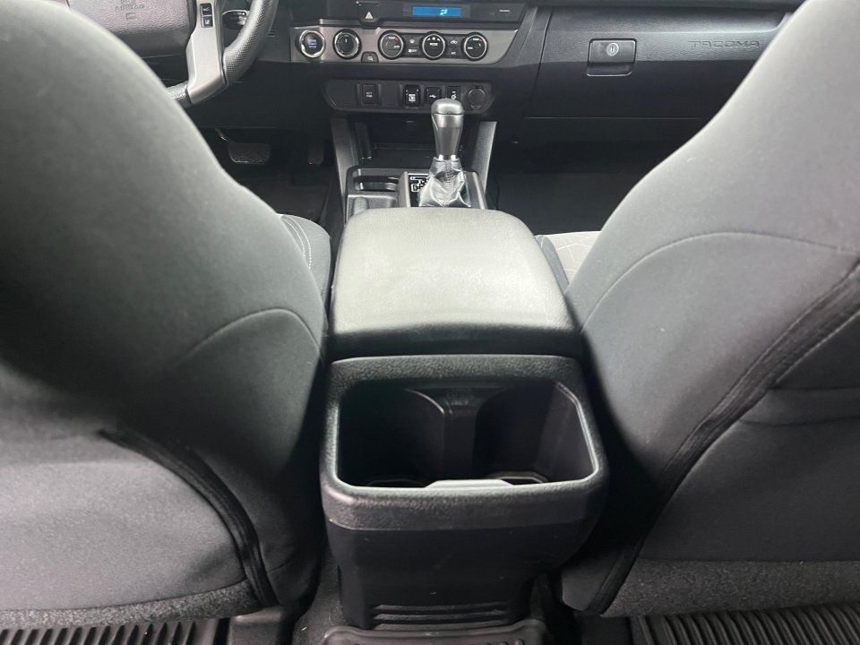 Used 2021 Toyota Tacoma TRD Sport AWD/4WD image 33