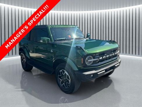 Used 2025 Ford Bronco Outer Banks AWD/4WD image 1