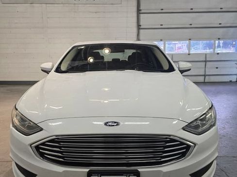 Used 2018 Ford Fusion SE FWD image 10