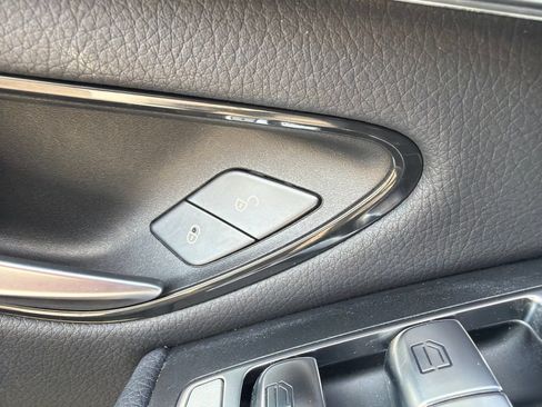 Used 2019 Mercedes-Benz GLC 300 4MATIC Coupe image 12