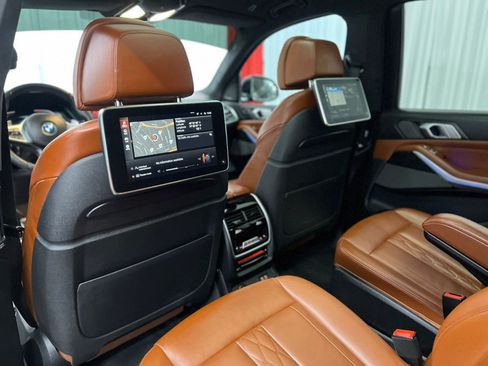 Used 2019 BMW X7 xDrive40i w/ Premium Package AWD/4WD image 16