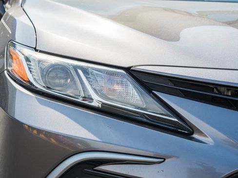 Used 2021 Toyota Camry LE FWD image 11