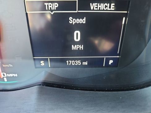 Certified 2022 Chevrolet Trax LT w/ LT Convenience Package image 17