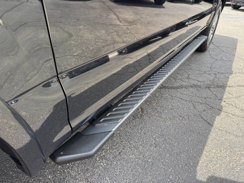 Used 2018 Ford F150 XLT w/ Equipment Group 302A Luxury AWD/4WD image 19