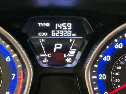 Used 2013 Hyundai Elantra Limited w/ Technology Pkg image 30