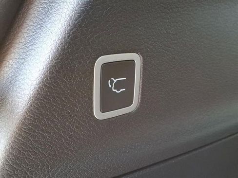 New 2026 Chrysler Pacifica Select w/ S Appearance Package image 13