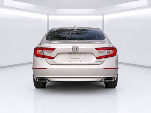 Used 2018 Honda Accord Touring image 6