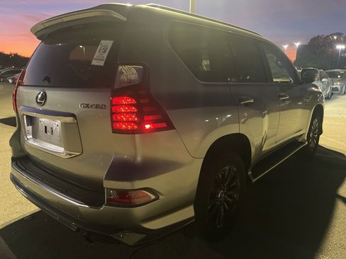Used 2022 Lexus GX 460 Luxury w/ Sport Design Package image 4