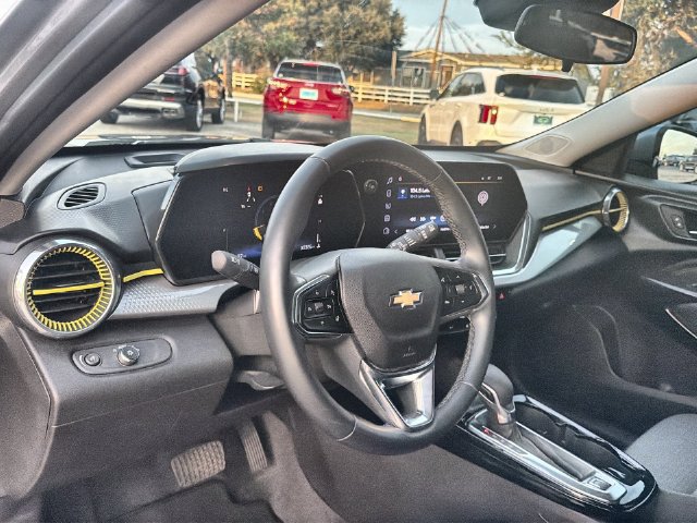 Used 2025 Chevrolet Trax LT w/ Driver Confidence Package FWD image 10