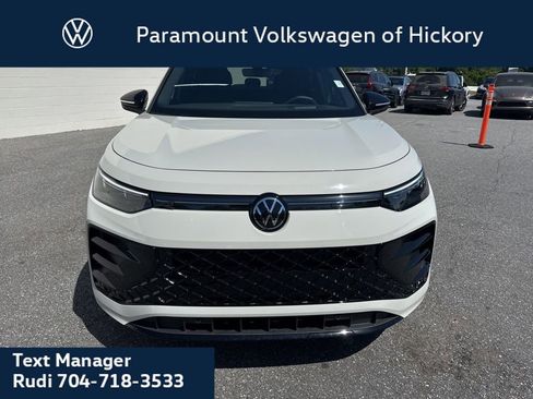 New 2026 Volkswagen Tiguan SE R-Line FWD image 3