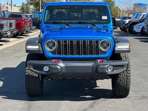 New 2026 Jeep Gladiator Rubicon w/ Steel Power Dome Hood Package AWD/4WD image 10