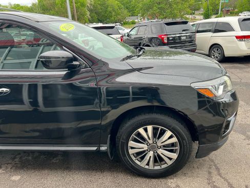 Used 2019 Nissan Pathfinder S image 8